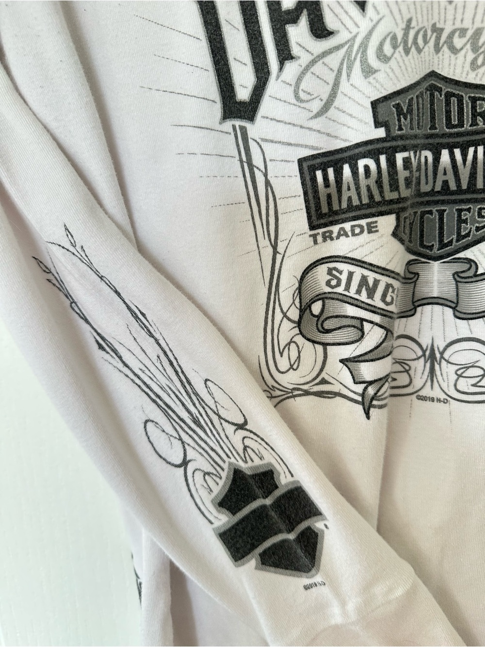 Harley-Davidson Women’s White Black Long Sleeve V-Neck Shirt Biker Streetwear Sm - Picture 4 of 9